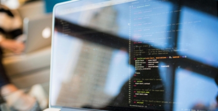 code snippet op laptop