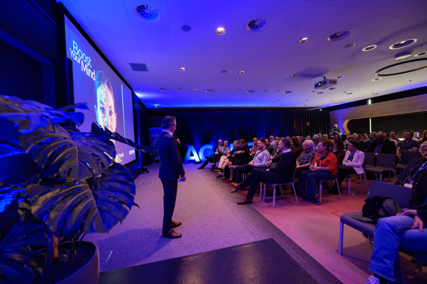 CapgeminiAcademy_ElisaSmookPhoto-23